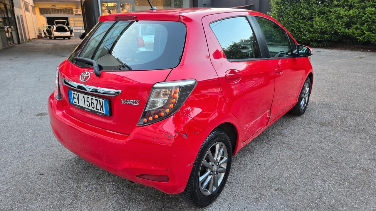 Toyota Yaris 1.0 5 porte Lounge