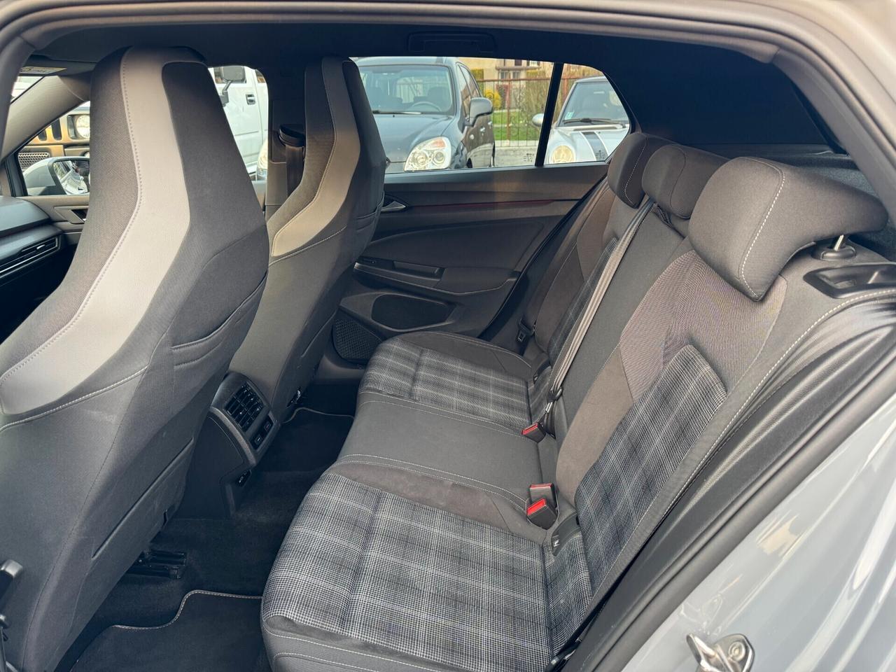 Volkswagen Golf 8 2.0 TDI DSG GTD