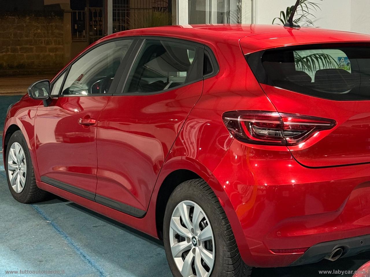 RENAULT Clio dCi 8V 90CV 5p. Moschino Life