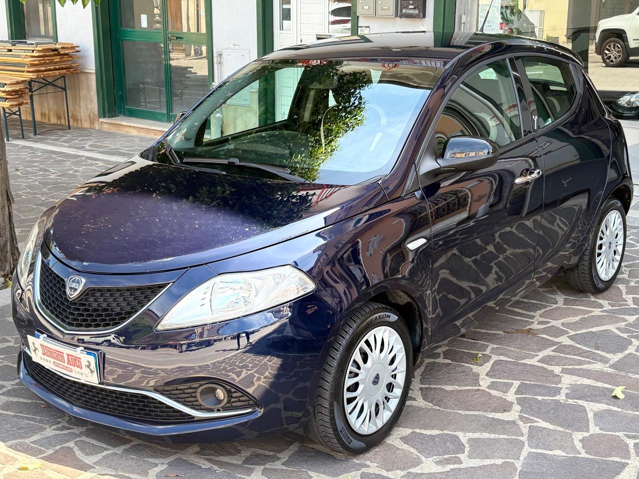 Lancia Ypsilon 1.2 69 CV 5P Gold UCONNECT Blue&Me