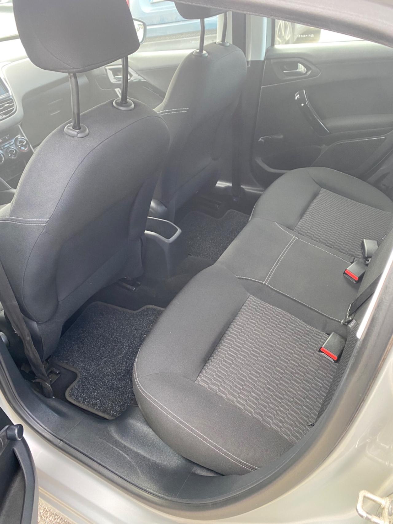 Peugeot 208 BlueHDi 75 5 porte Allure