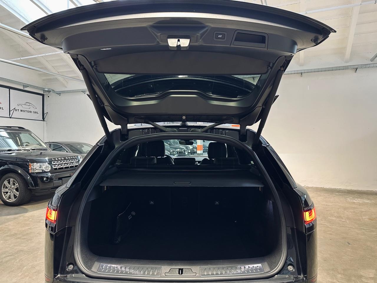 Land Rover Range Rover Velar R-Dynamic 240cv TOTAL BLACK-SCHERMI-LUCI AMBIENTE