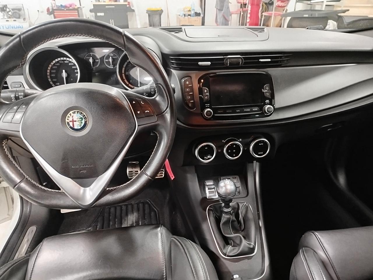 Alfa Romeo Giulietta 1.6 JTDm-2 105 CV Quadrifoglio verde