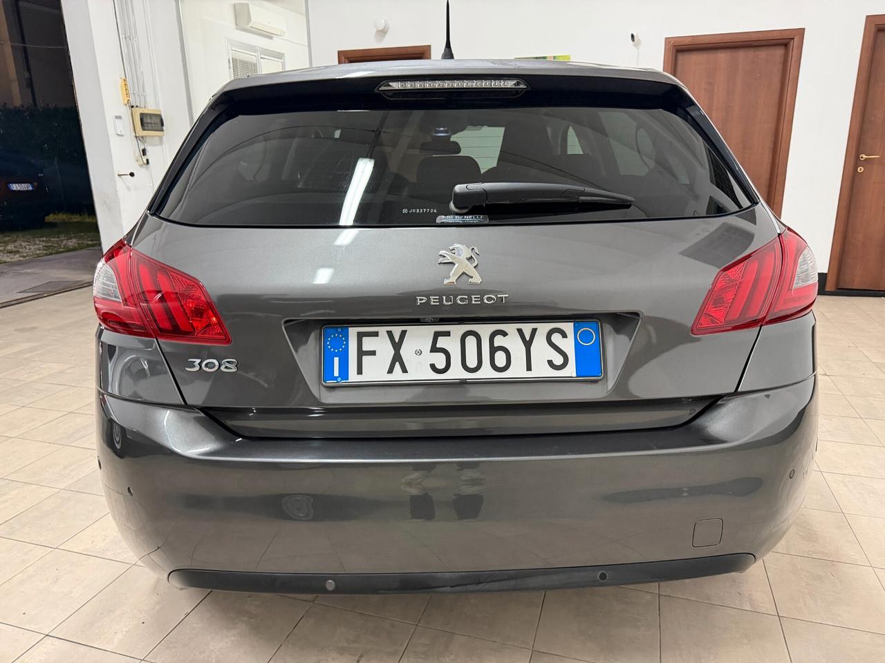 Peugeot 308 2019 BlueHDi 130 S&S EAT8 Tech Edition