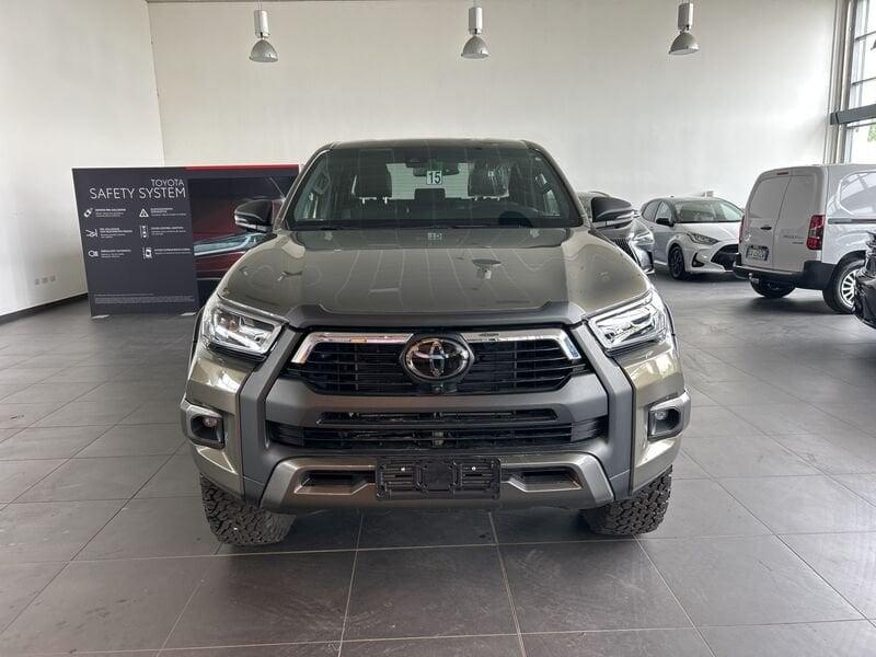 Toyota Hilux 2.8 D A/T 4WD 4 porte AT 33 Double Cab Invincible IVA ESPOSTA COMPRESA