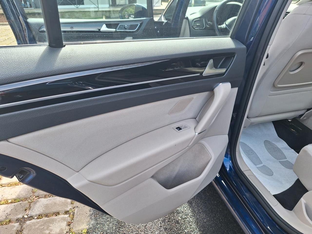 Volkswagen Golf Sportsvan 2.0 TDI 5p. Highline BlueMotion Technology