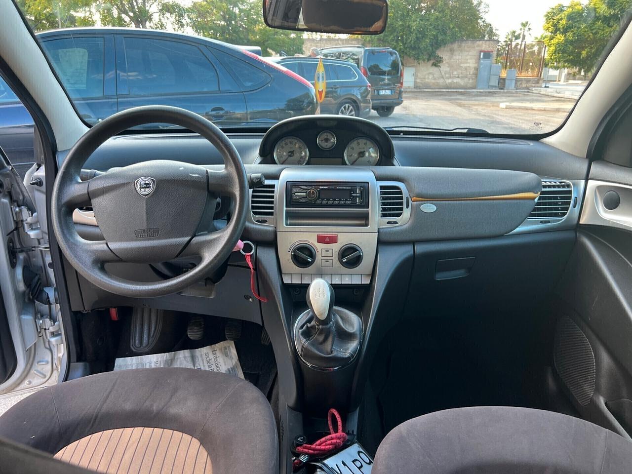 Lancia Ypsilon 1.3 MJT 75 CV Oro Giallo