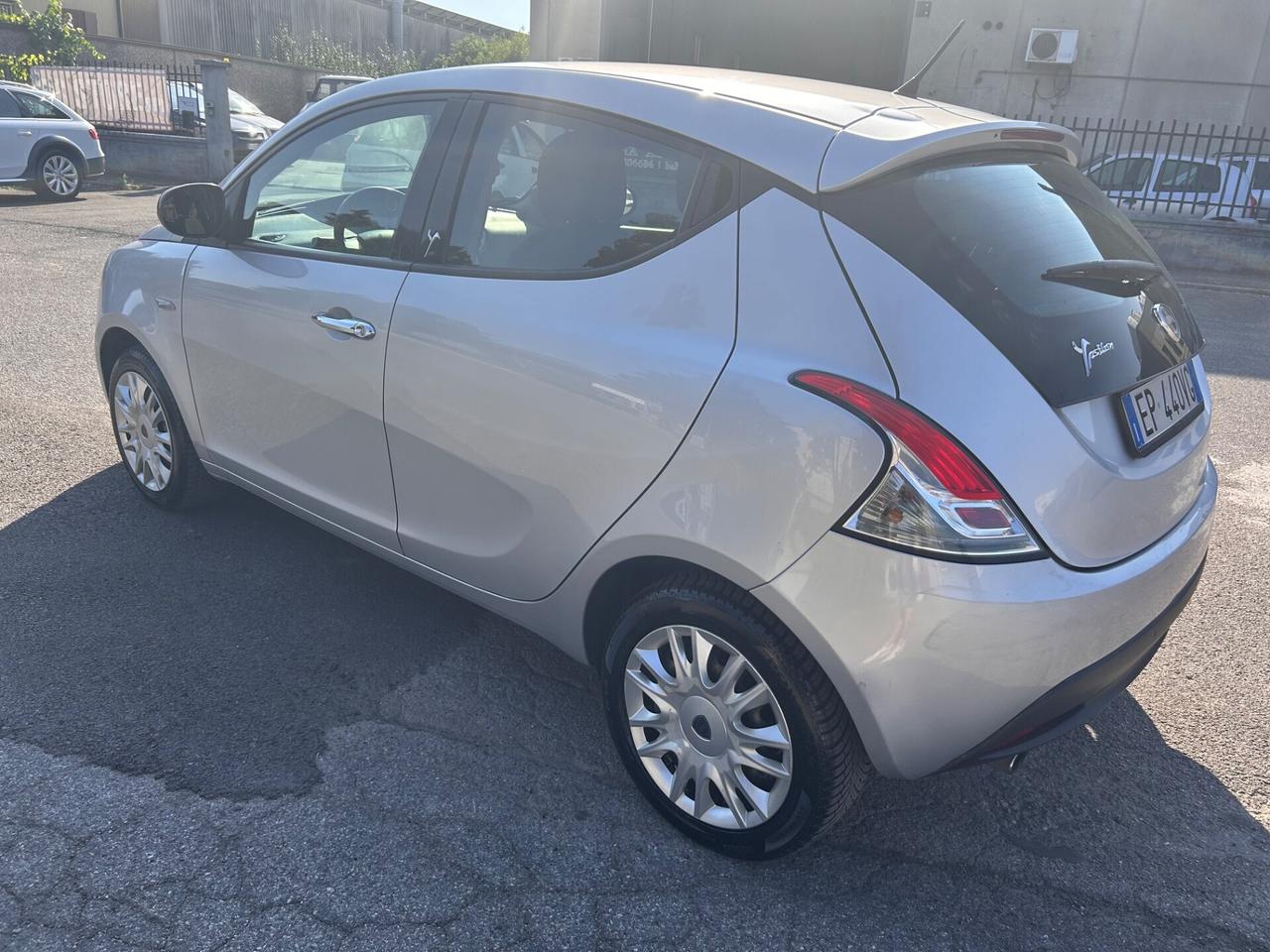Lancia Ypsilon 1.2 69 CV 5 porte km 107000