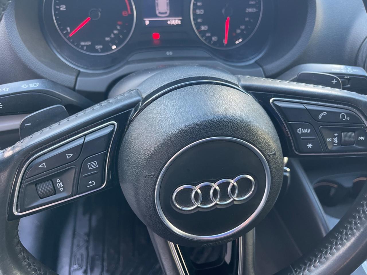 Audi A3 SPB 2.0 TDI S tronic Sport (IDENTITY BLACK)