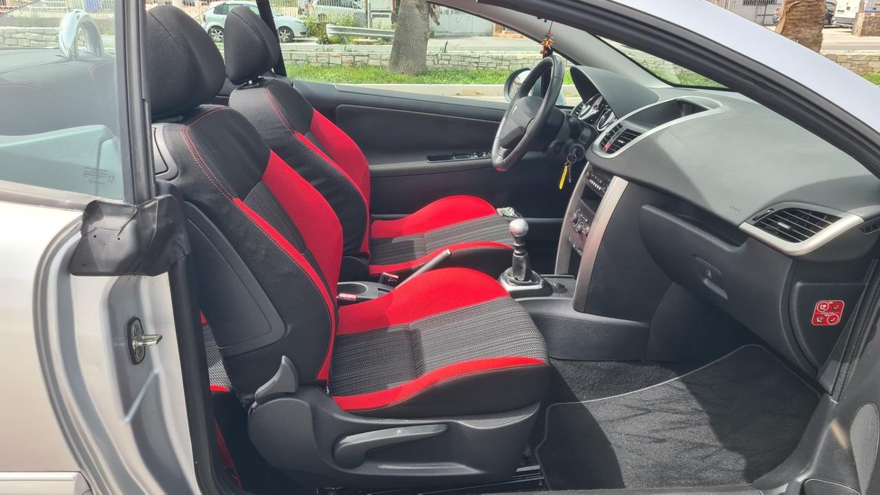 Peugeot 207 1.6 8V HDi 112CV CC Sweet Years