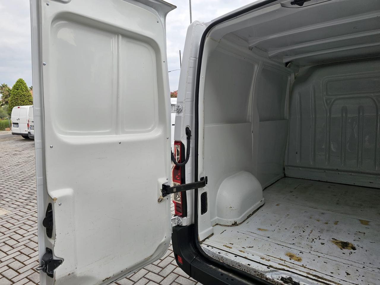 Renault Master 28 2.3 Dci PC TN 3 Posti- Coibentazione leggera