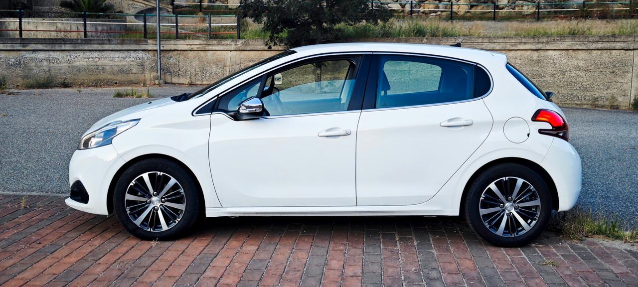 Peugeot 208 PureTech 82 5 porte Allure