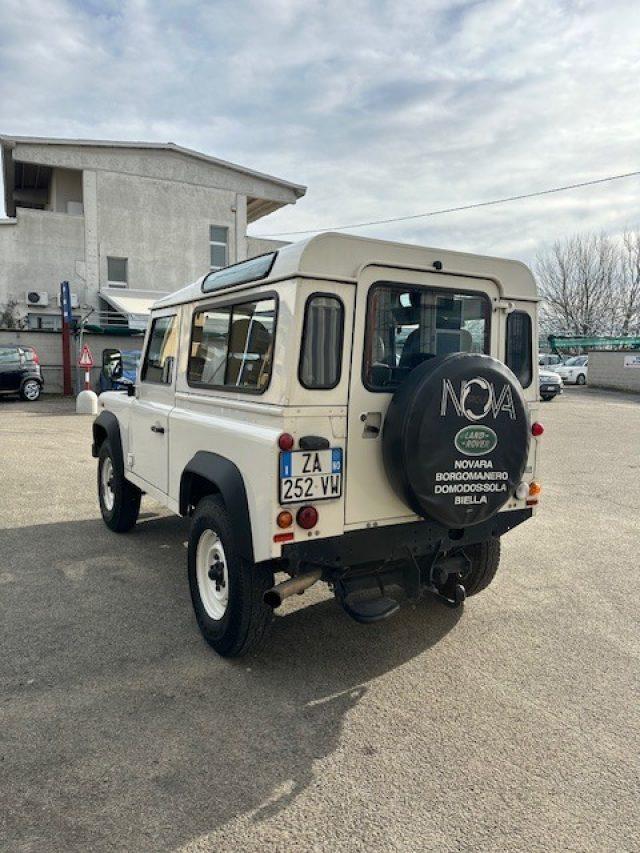 LAND ROVER Defender 90 2.4 TD4 Station Wagon S