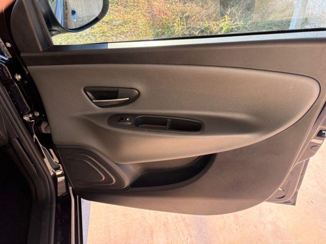 LANCIA Ypsilon 1.2 69 CV 5 porte Silver OK NEOPATENTATI