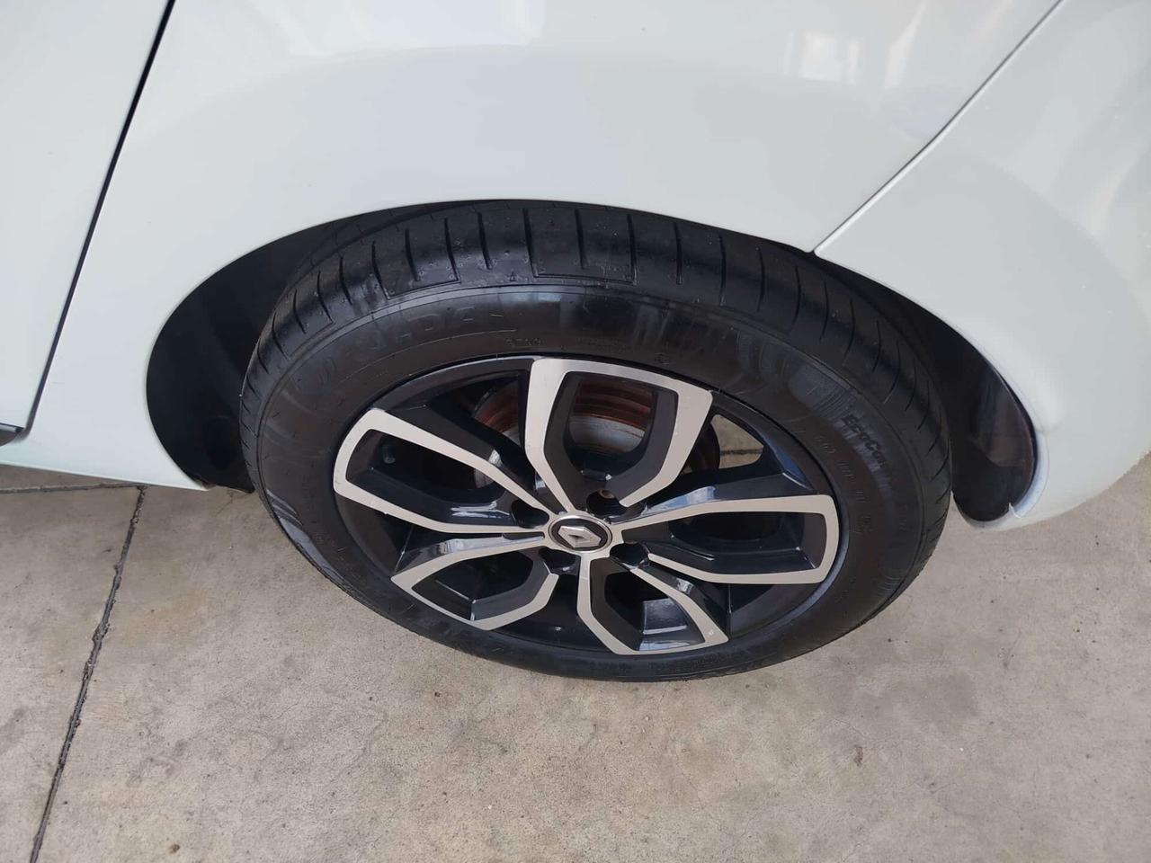 Renault Clio dCi 8V 90 CV 5 porte Moschino Intens