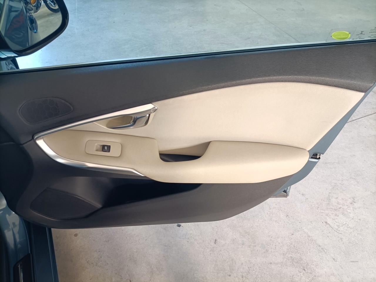 Volvo V40 D2 1.6 Momentum 09/2013