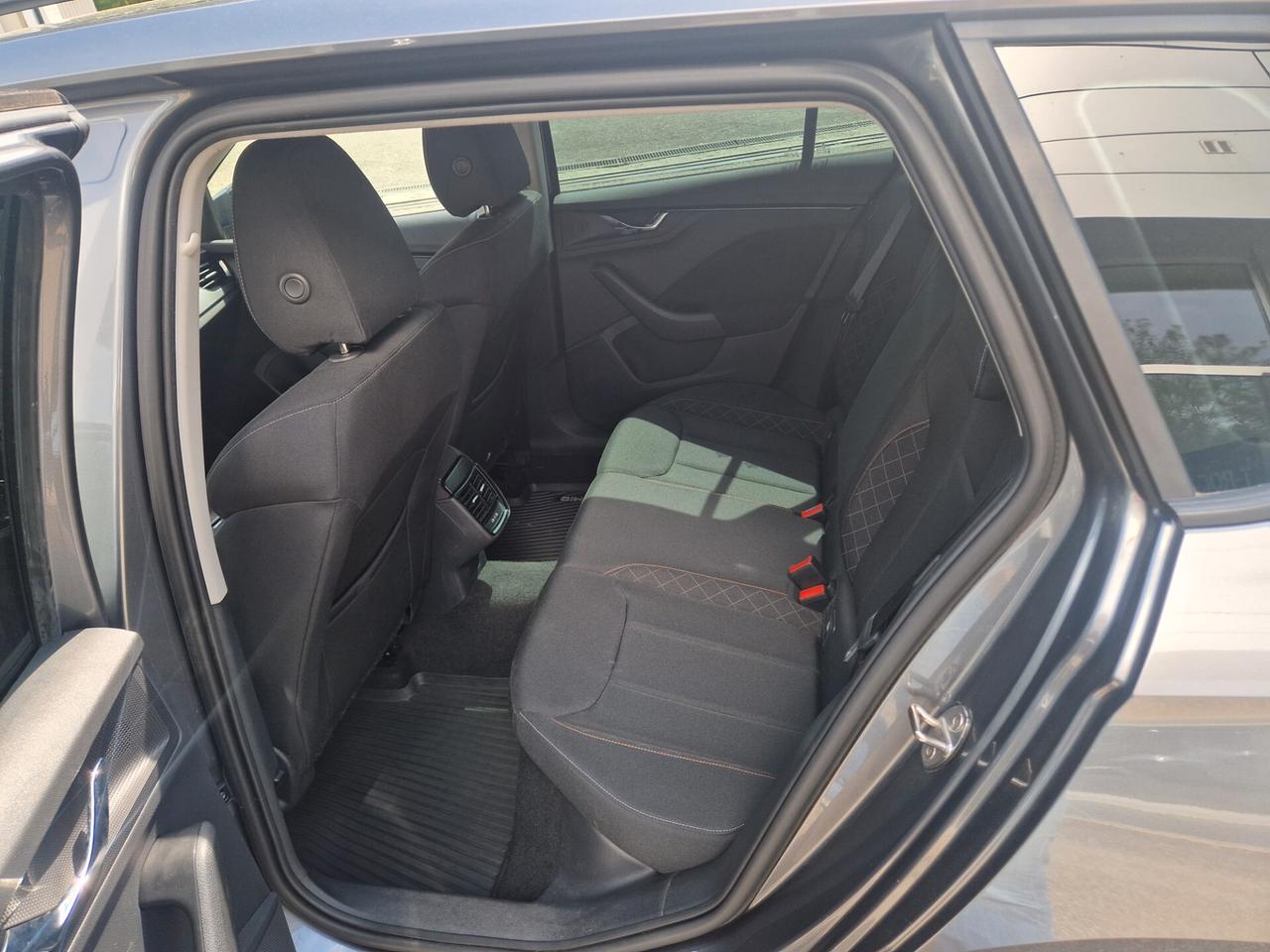 Skoda Kamiq 1.0 TSI 110 CV Dark Shade