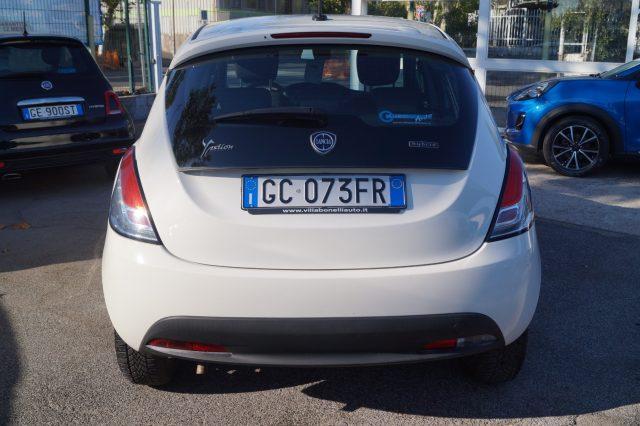 LANCIA Ypsilon 1.0 FireFly 5 porte S&S Hybrid Ecochic Silver
