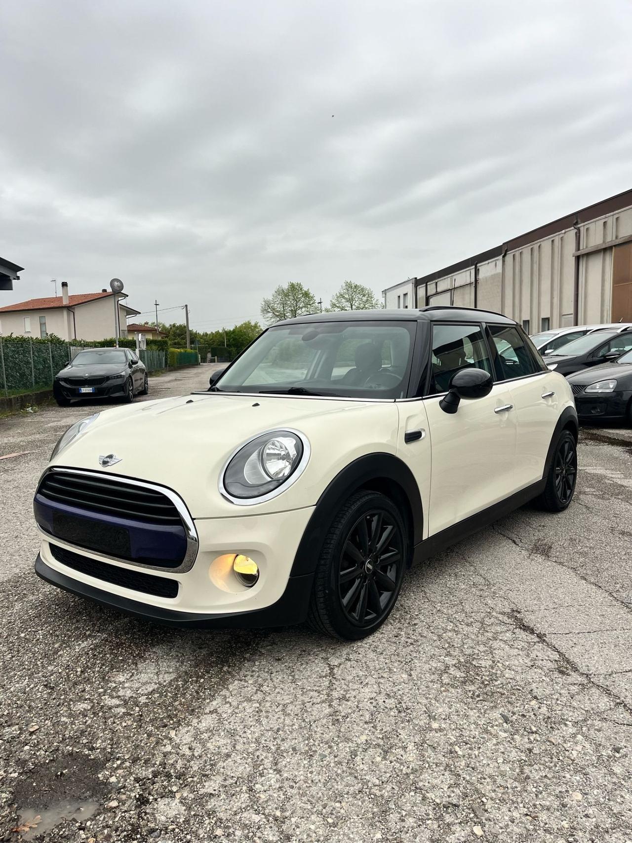 Mini Mini 1.5 Cooper 5 porte Neopatentati