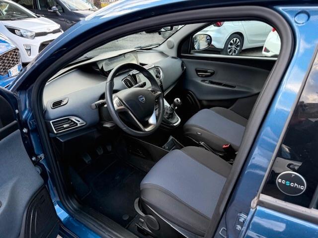 Lancia Ypsilon 1.0 FireFly 5 porte S&S Hybrid Ecochic Gold