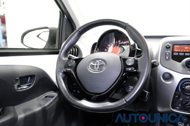 TOYOTA Aygo 1.0 VVT-i 69 CV 5 PORTE X-COOL TSS NEOPATENTATI