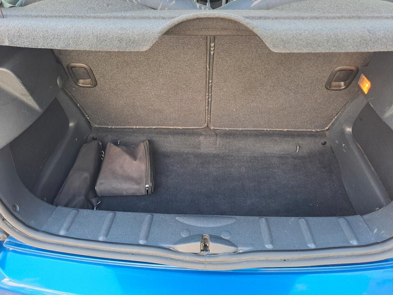 Mini 1.4 tdi One D de luxe