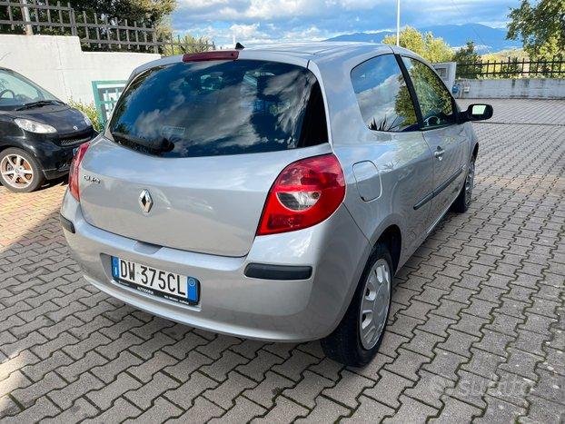 Renault Clio 1.2 benzina 75cv ok Neopatentati