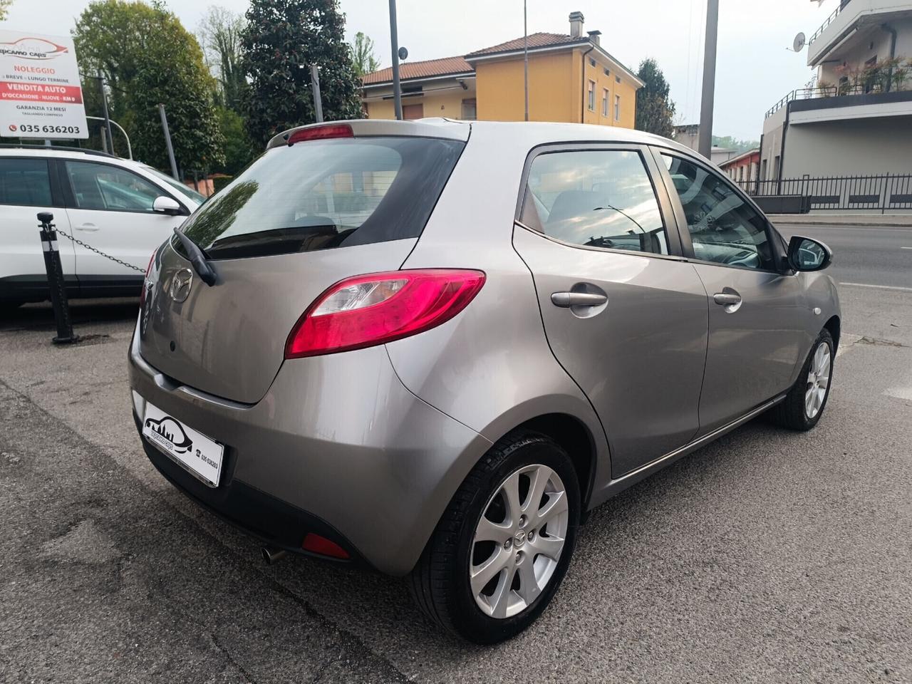 Mazda 2 1.3 75CV TRENDY CERCHI LEGA COMANDI AL VOLANTE
