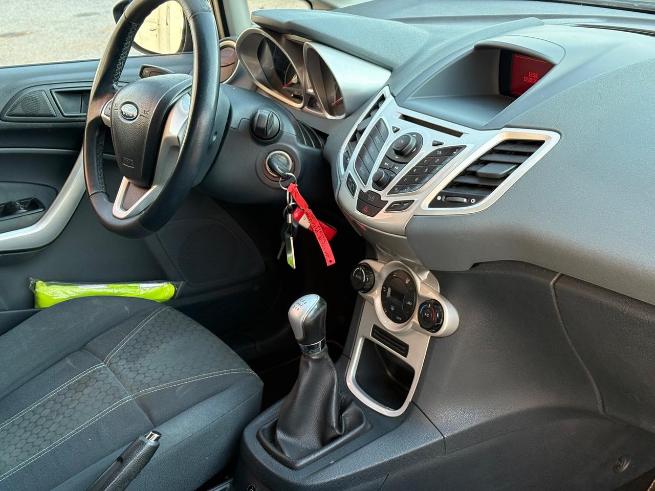 Ford Fiesta 1.4 5 porte Bz.- GPL Titanium UNICO PROPRIETARIO