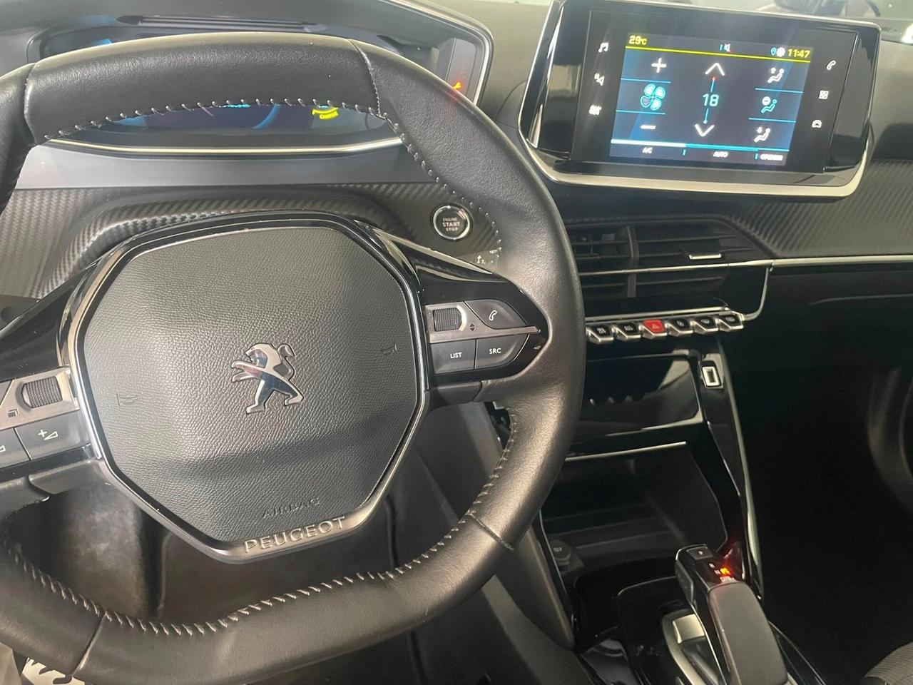 Peugeot 2008 motore elettrico 136 CV Allure