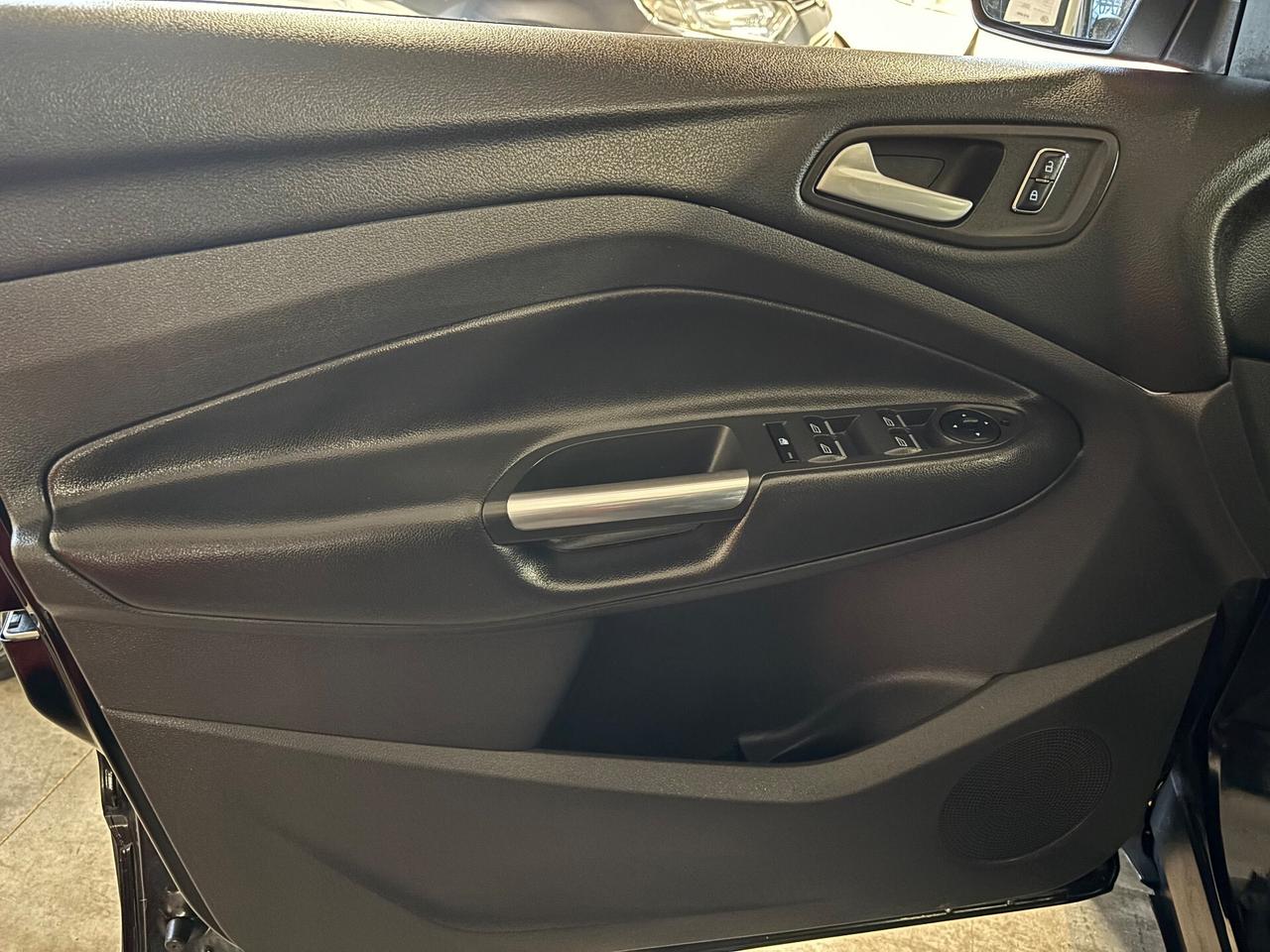 Ford Kuga 2.0 TDCI 4WD AUTOMATICA Titanium