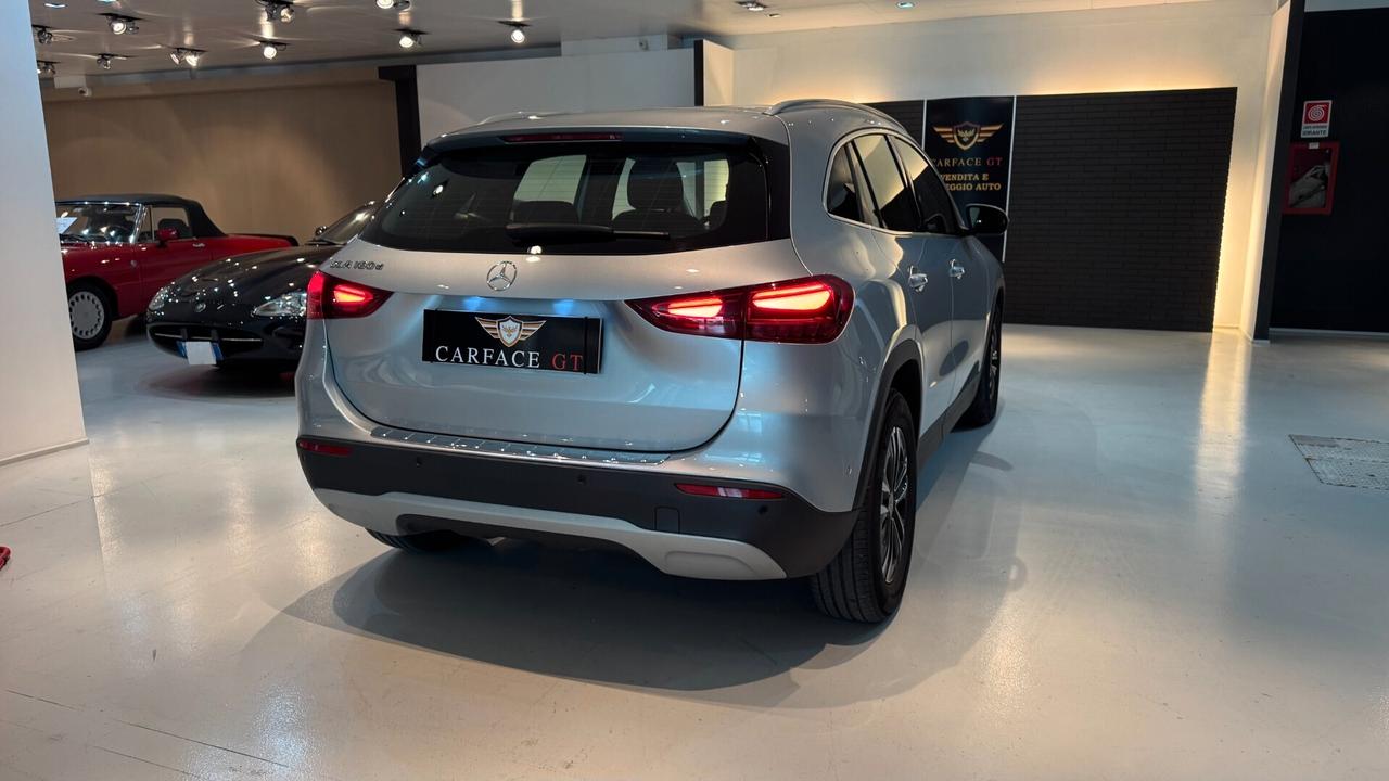 MERCEDES-BENZ GLA 180d Advanced - 2024
