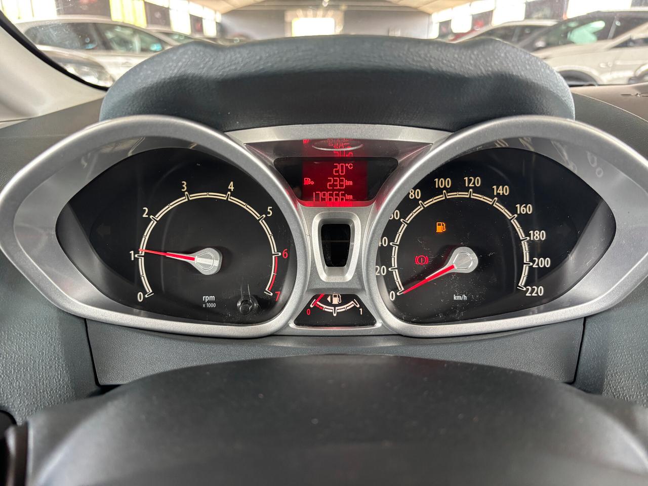 Ford Fiesta 1.2 60KW 82CV 3 porte Titanium NEOPATENTATO