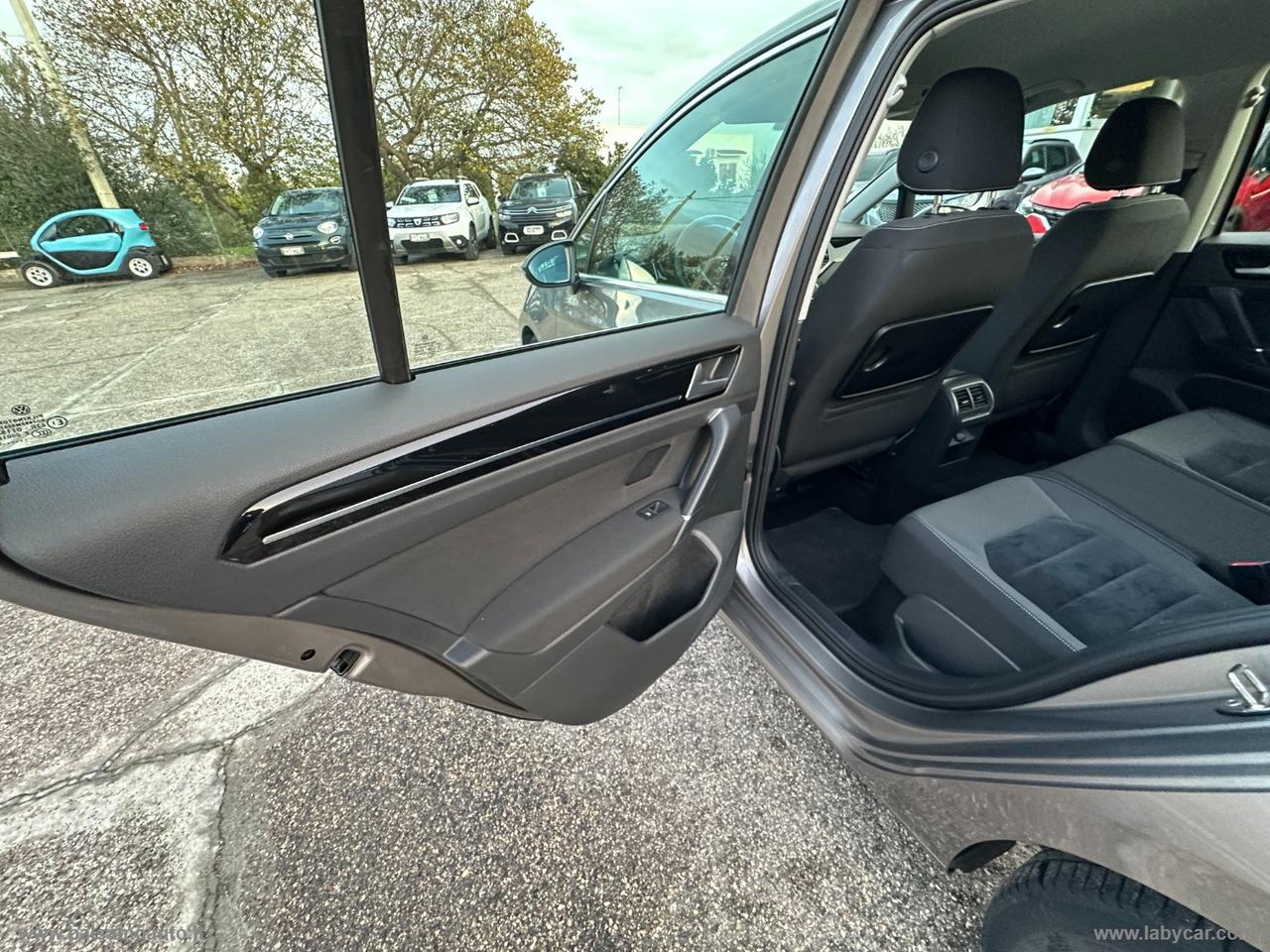 VOLKSWAGEN Golf Sportsvan 1.6 TDI DSG Highl.