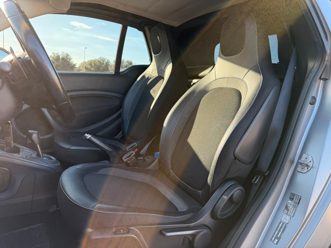 Smart ForTwo 90 0.9 T twinamic cabrio Cherrywhite