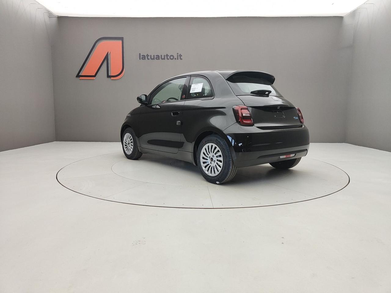 FIAT 500e 500E 95CV 23,65KW RED