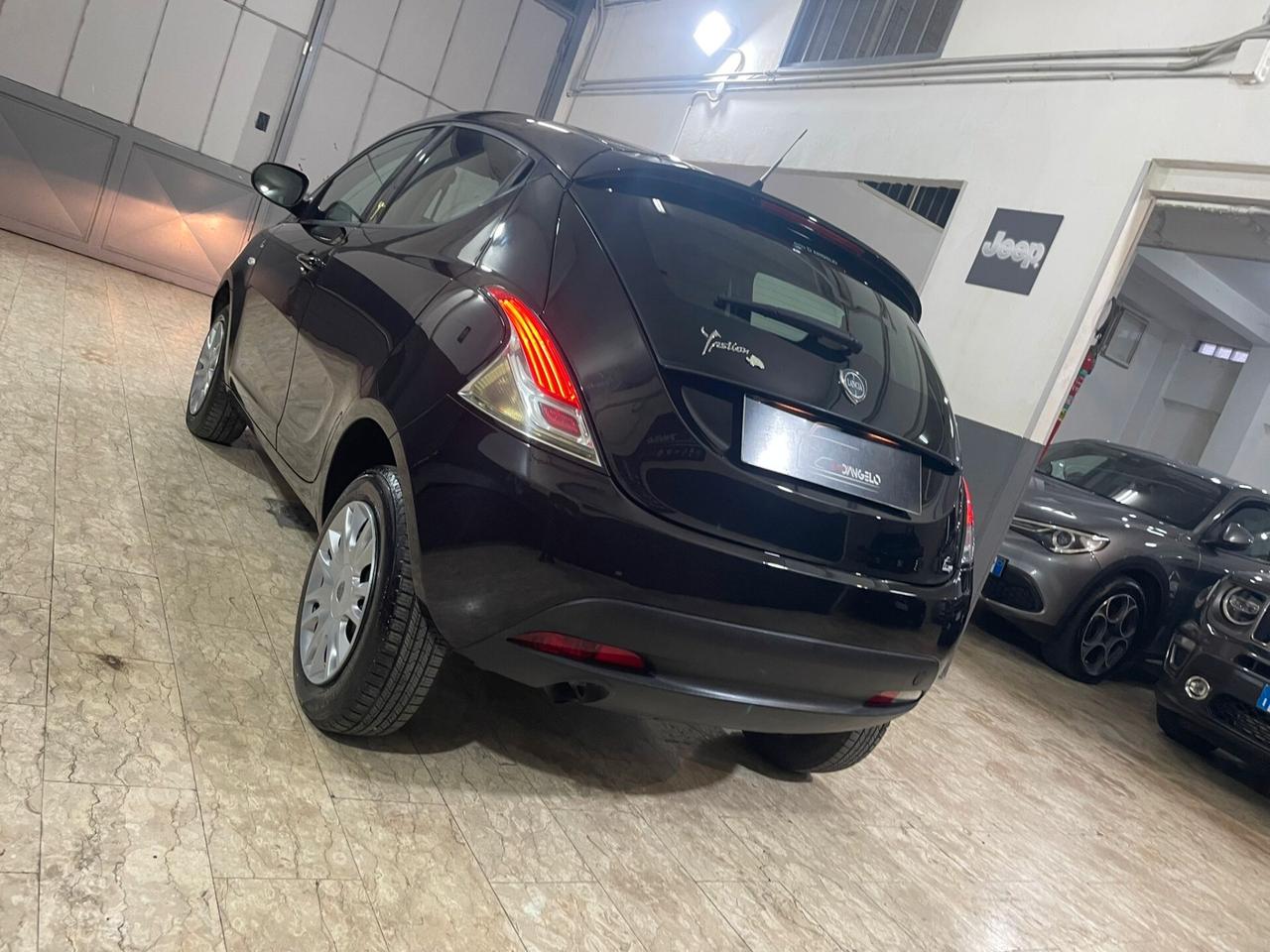 Lancia Ypsilon 0.9 TwinAir 85 CV 5 porte Metano Ecochic Gold