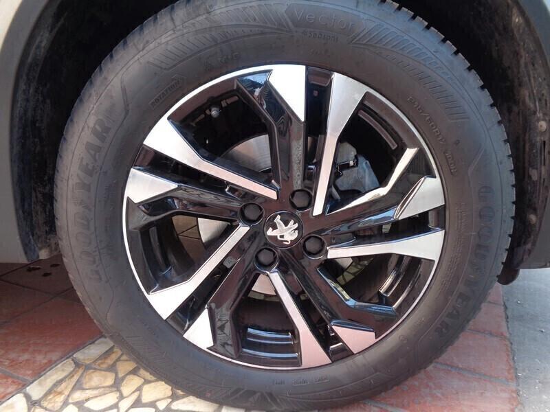 Peugeot 2008 BlueHDi 110 S&S Allure Pack