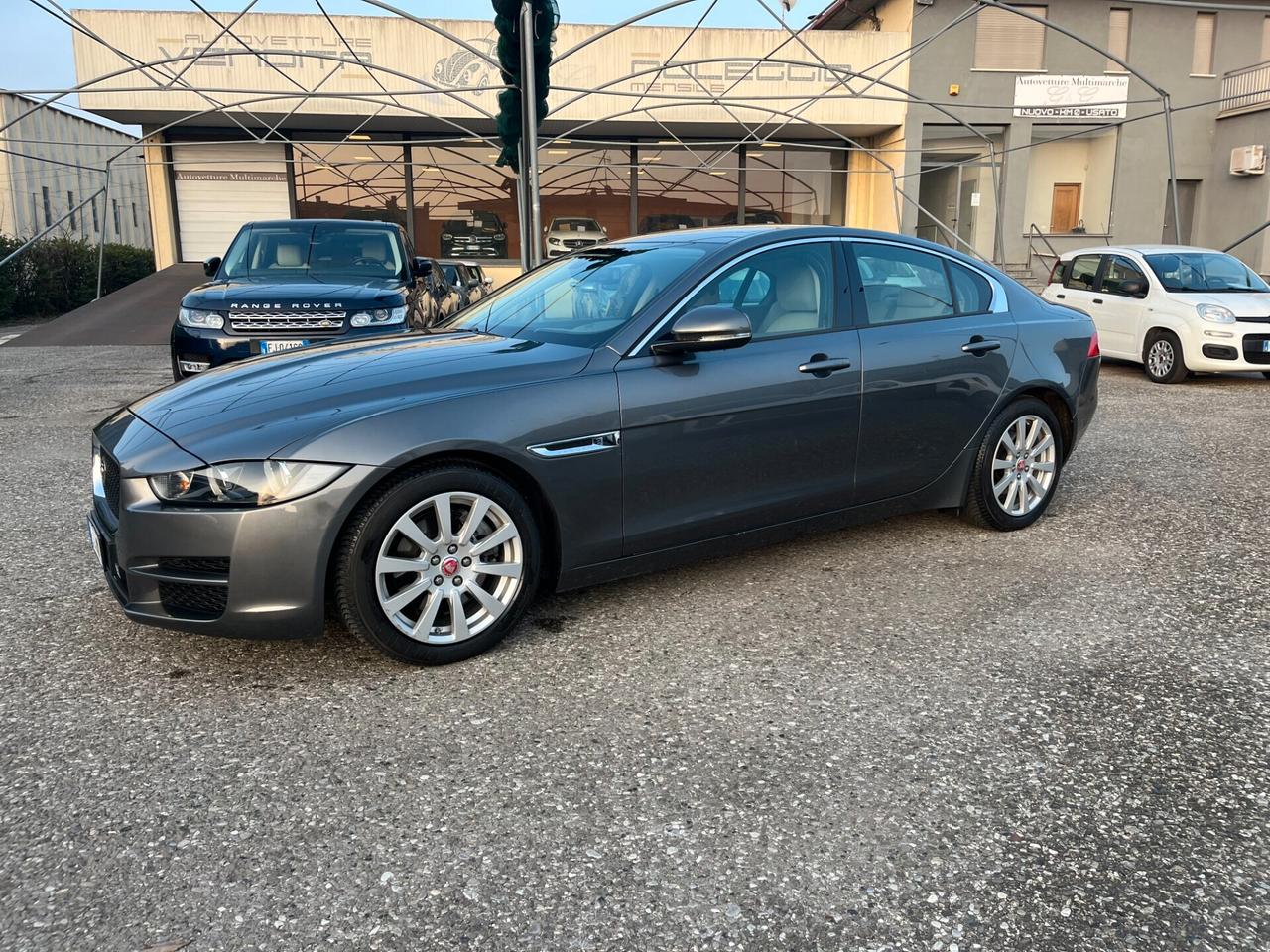 Jaguar XE 2.0 D Turbo 180CV aut. Pure