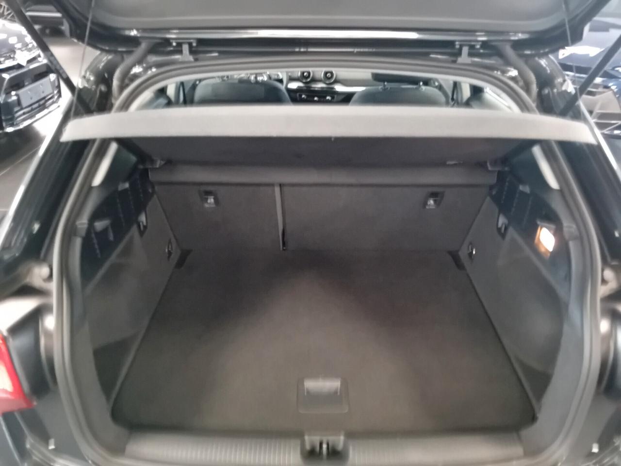 Audi Q2 30 TFSI Business Advanced Prestige