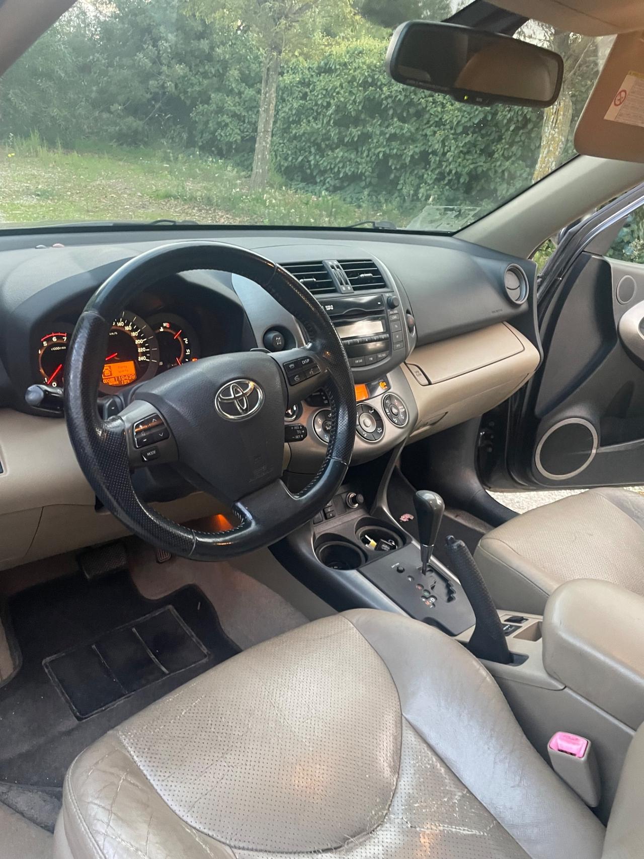 Toyota RAV 4 RAV4 Crossover 2.2 D-4D 150 CV DPF Exclusive