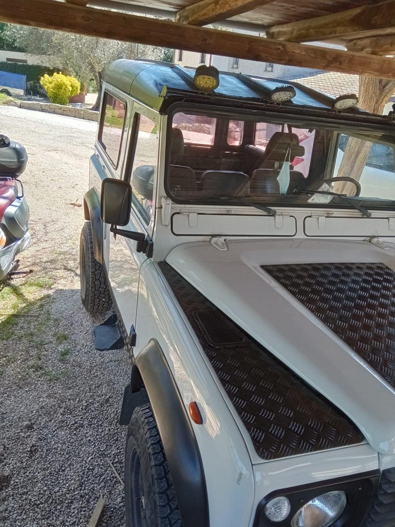 Land Rover Defender 90 diesel Hard-top