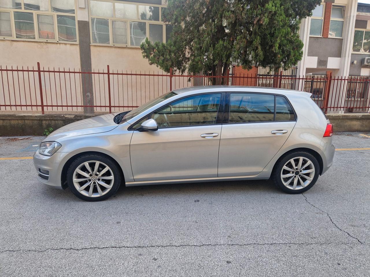 Volkswagen Golf 1.6 TDI 5p. Highline BlueMotion Technology