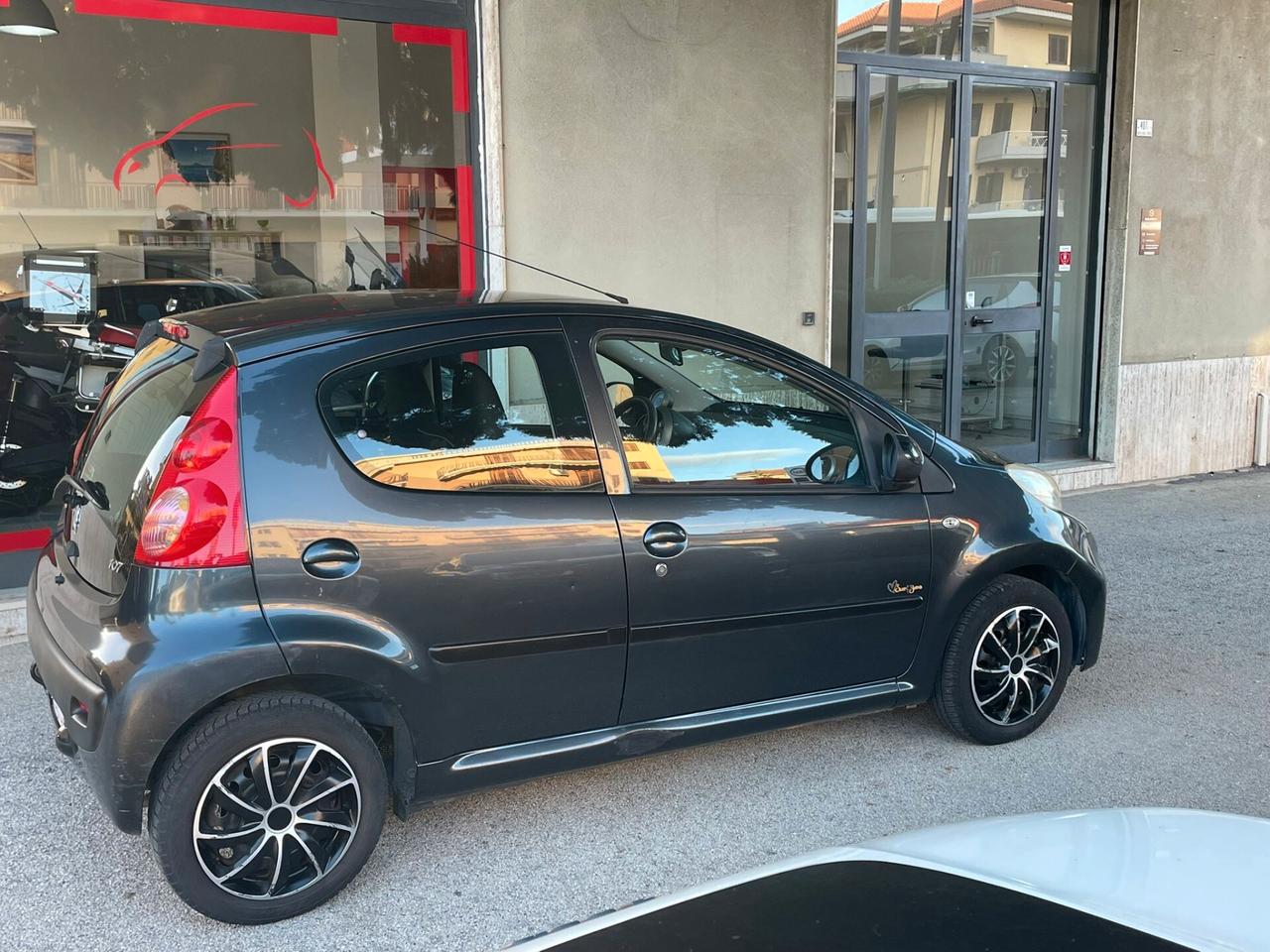 Peugeot 107 1.0 68CV 5p. Sweet Years