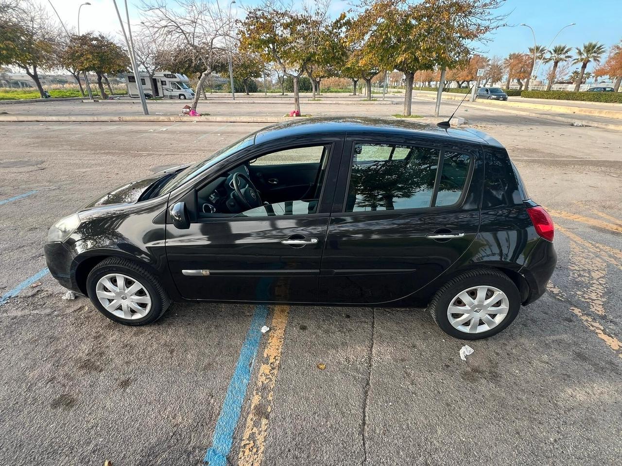 Renault Clio 1.2 16V 5P. Dynamique NAVIG.