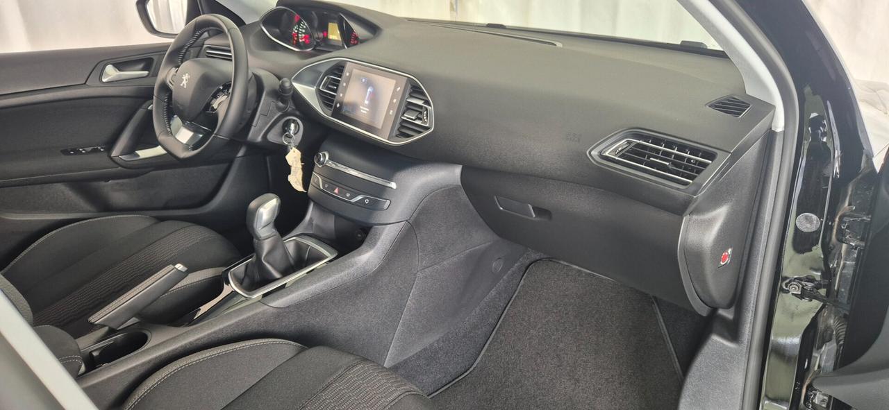 PEUGEOT 308 1.2 110CV 7.000 KM 09/2016