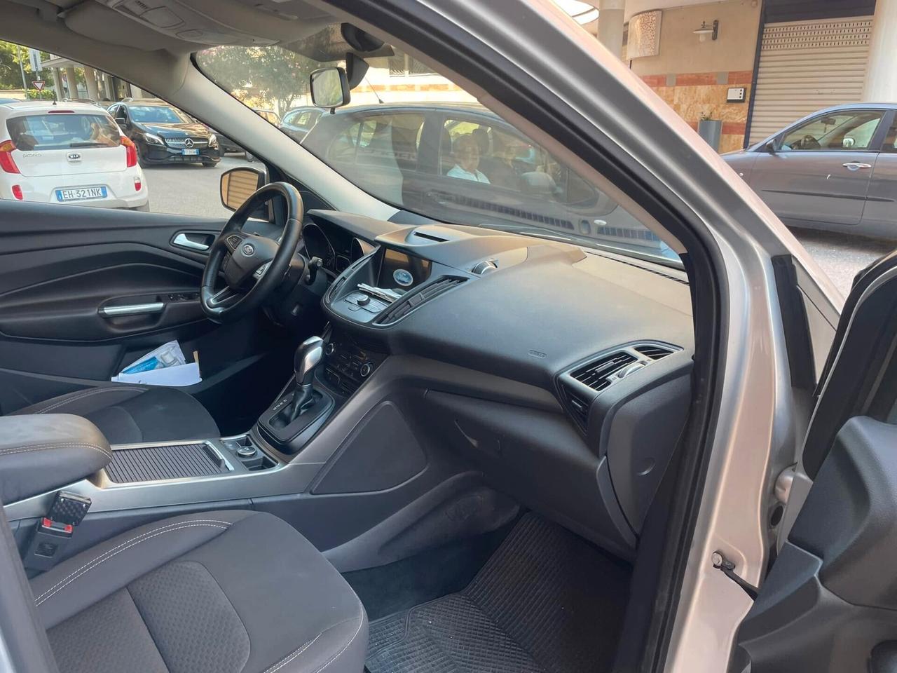 Ford Kuga 2.0 TDCI 120 CV S&S 2WD Powershift TITANIUM
