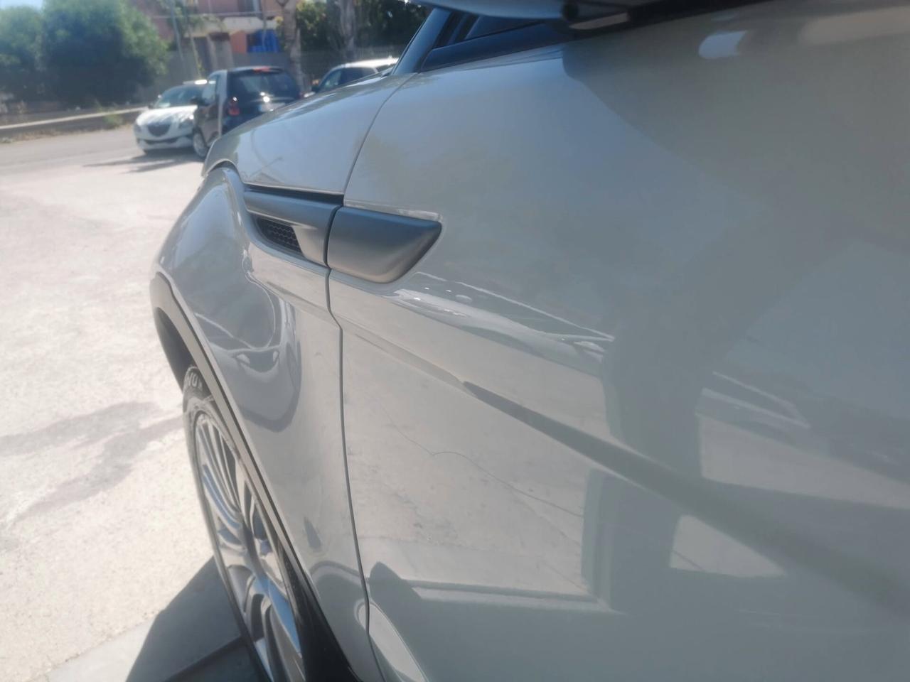 Land Rover Range Evoque 2.0 eD4 . Urban Attitude Edition 2017