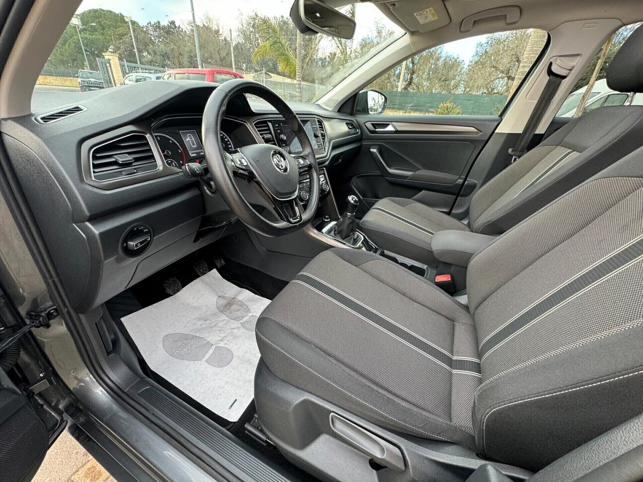 VOLKSWAGEN T-ROC 1.6 TDI 116CV ADV TETTO FULLLED NAVI 12/2018