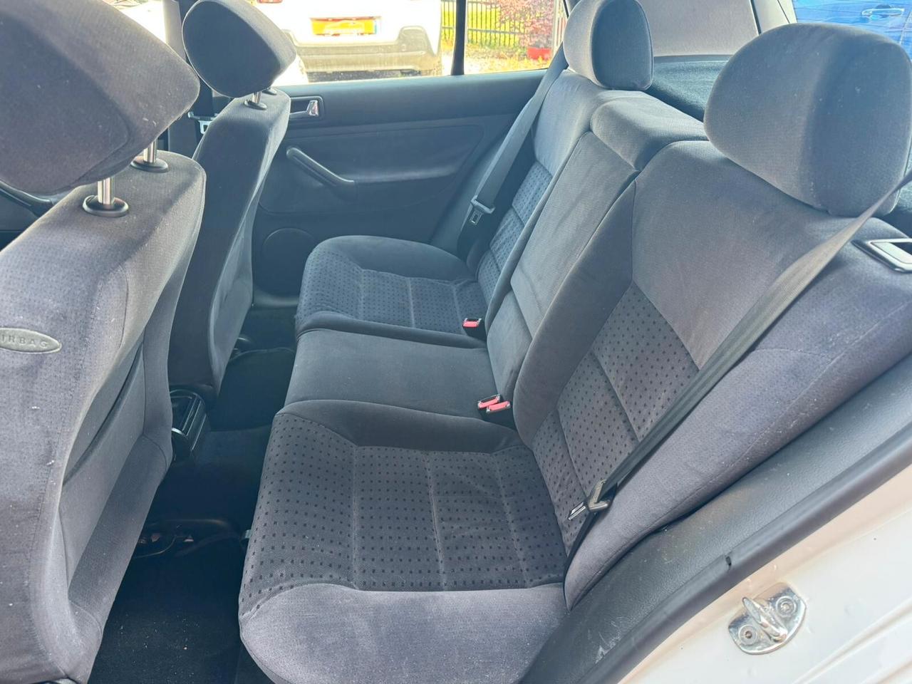 Volkswagen Golf 1.6 Highline 100cv